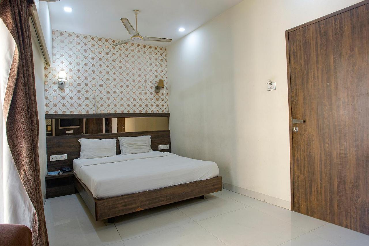 Fabhotel Shivani Residency - Mira Road Eksteriør billede